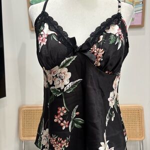 Vintage black floral lace cami!